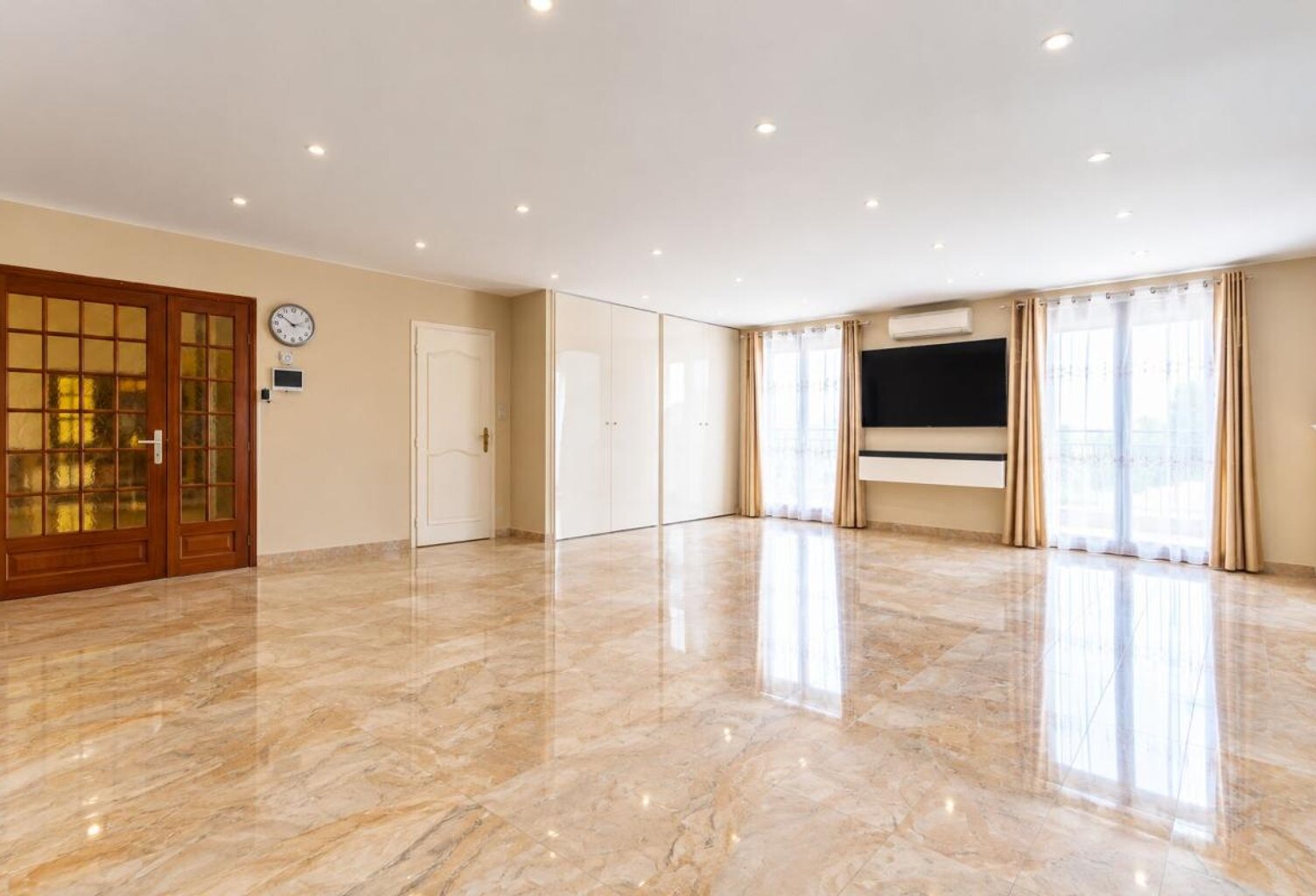 Appartement À Vendre — photo 1