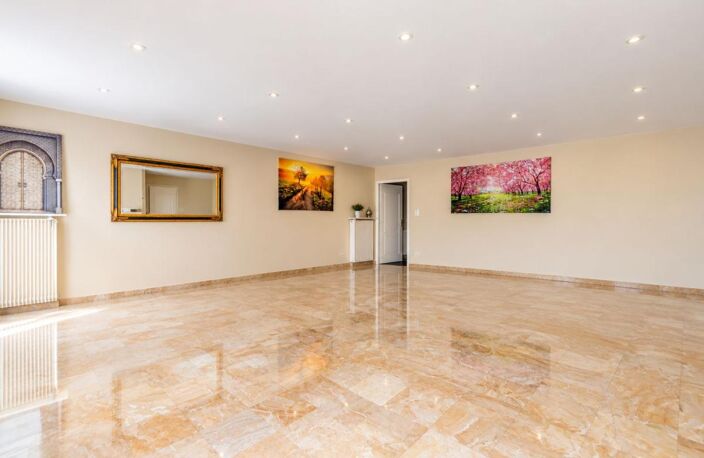 Appartement À Vendre — photo 2