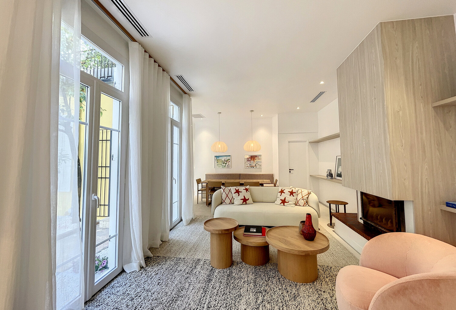 CANNES CENTRE. APPARTEMENT-VILLA AVEC BELLE TERRASSE-JARDIN — photo 1