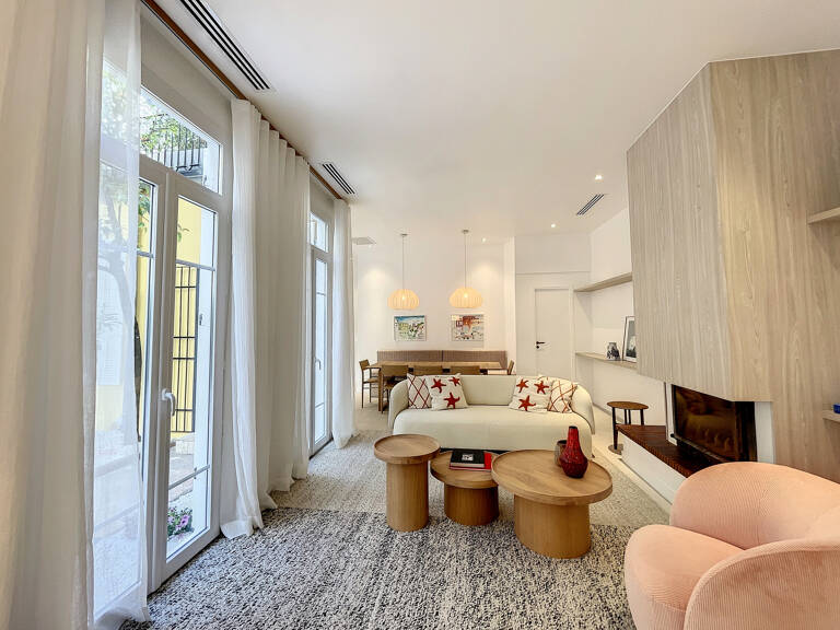 CANNES CENTRE. APPARTEMENT-VILLA AVEC BELLE TERRASSE-JARDIN — photo 1