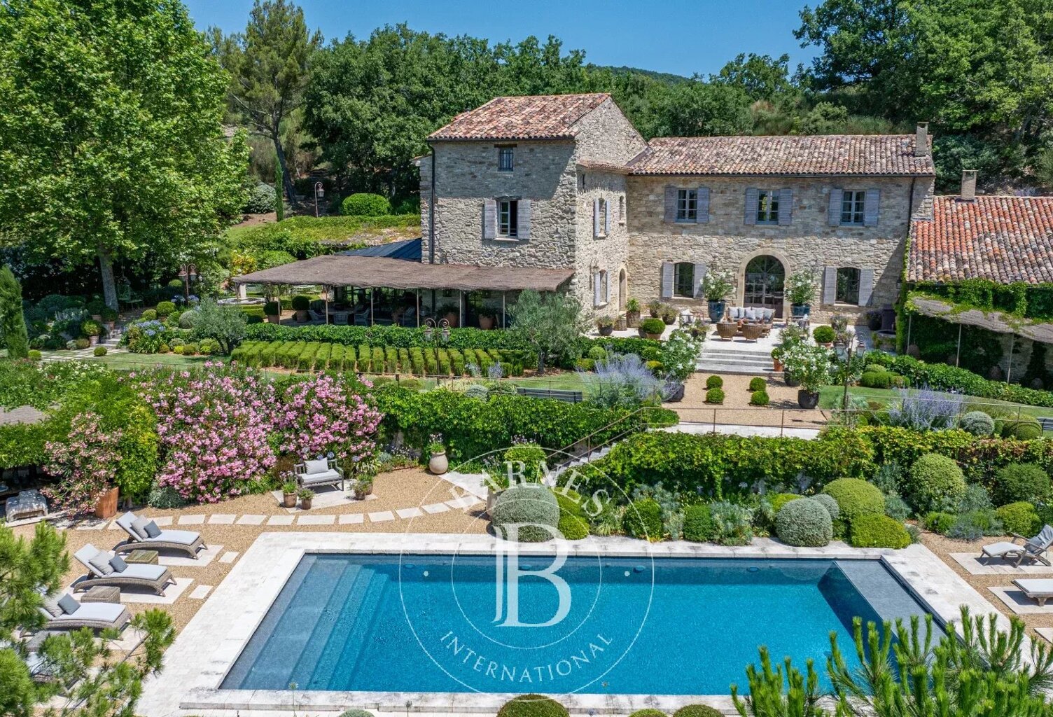PROVENCE - MONTFURON - PROPRIETE D'EXCEPTION 410 M2 - 6 CHAMBRES — photo 1