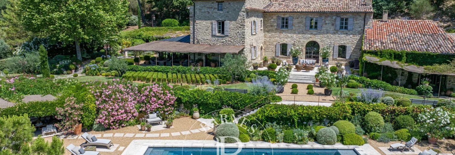 Maison 20 Pièces 412 m² à vendre à Montfuron (04110)