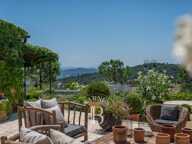 PROVENCE - MONTFURON - PROPRIETE D'EXCEPTION 410 M2 - 6 CHAMBRES — photo 2