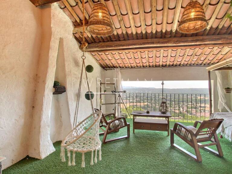 Jolie maison de village avec terrasse et vue - Fayence — photo 1