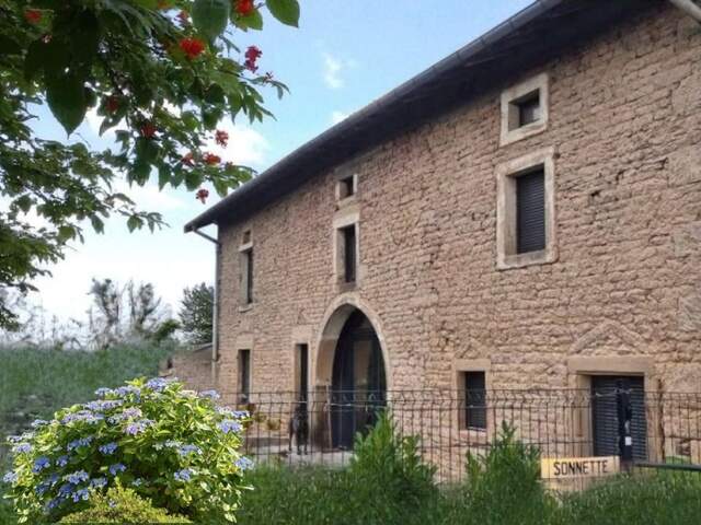 Propriete à vendre 7 pièces proche de EPINAL (88) FERME rénovée + HANGAR/GARAGE + 5000 m2 de TERRAIN — photo du bien