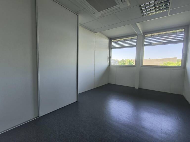 BUREAU PROFESSIONNEL ZONE ALBASUD 15.43 M² — photo 1
