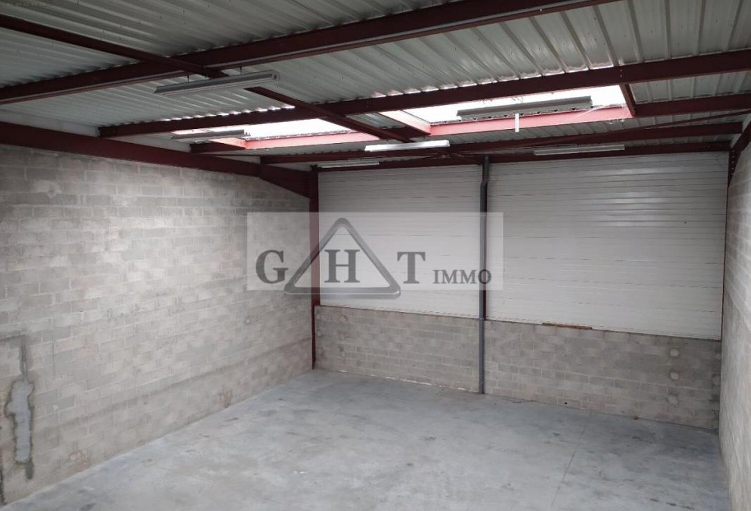 240 M² ENTREPOT ET BUREAUX A LOUER A THORIGNY SUR MARNE — photo 1