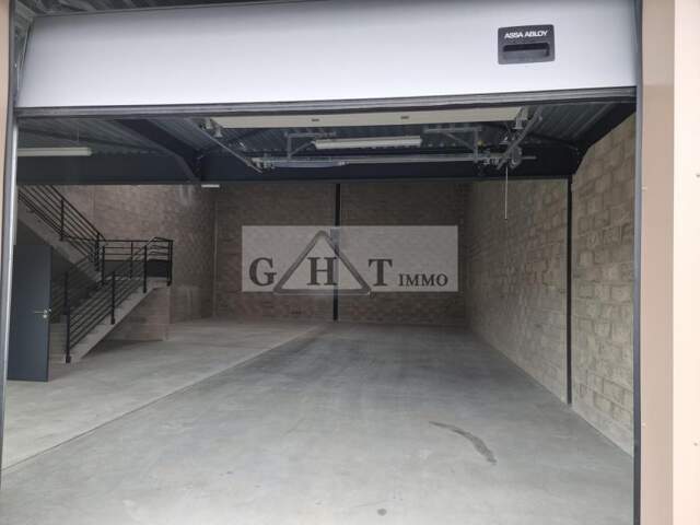 ENTREPOT 240M² A LOUER MAROLLES-EN-HUREPOIX — photo du bien