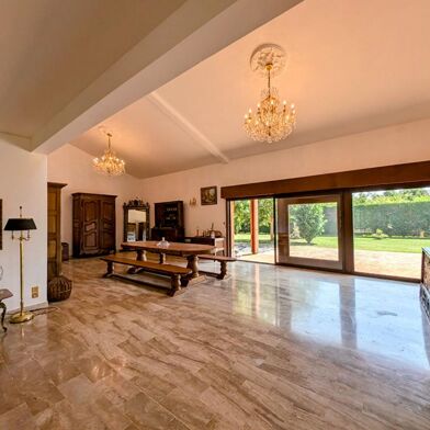 Maison 14 pièces 698000 €