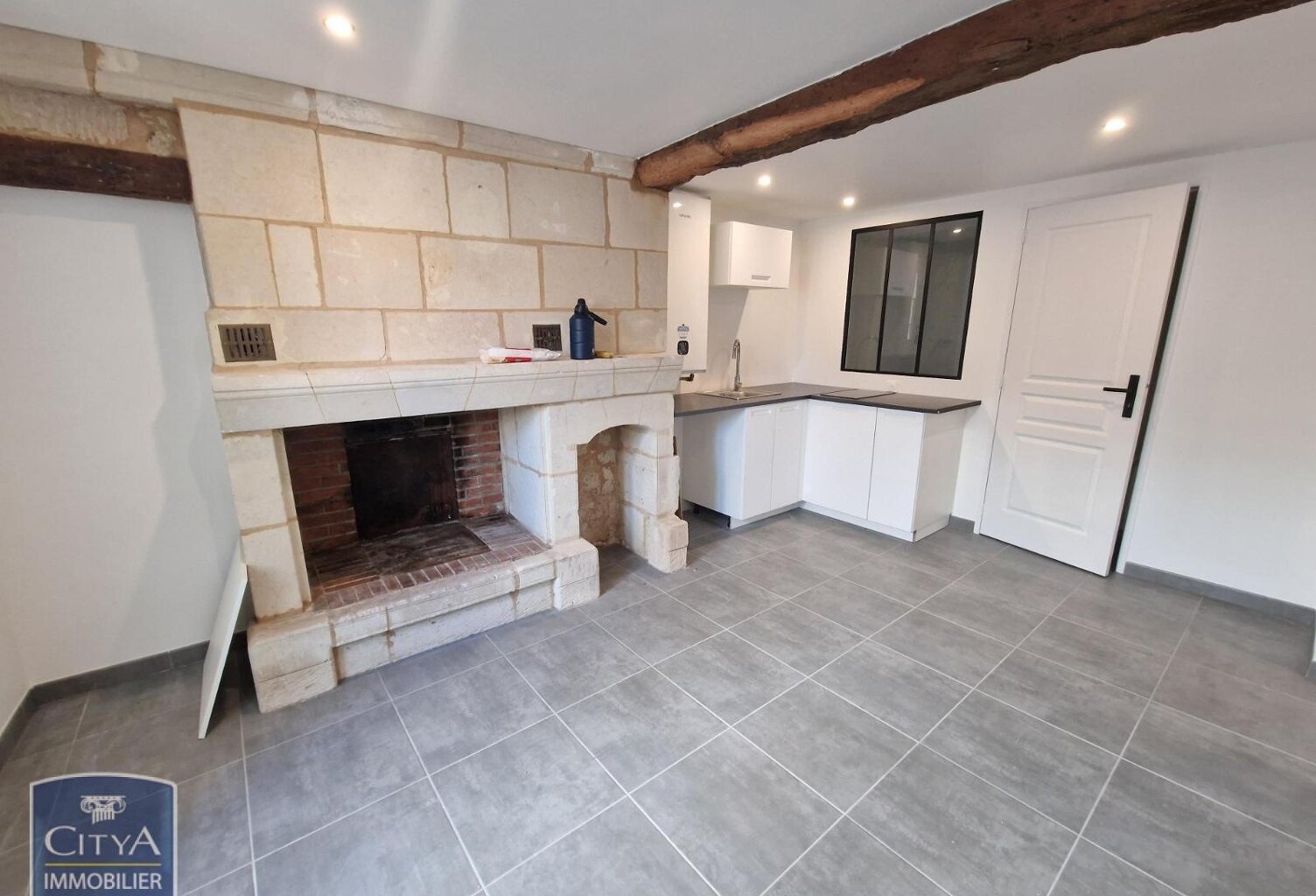 Vente immeuble   Saumur (49400) — photo 1