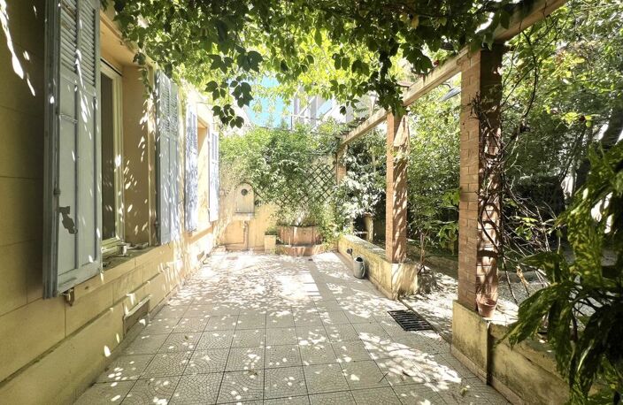 Vente maison 7 pièces 178 m² Marseille 4 (13004) — photo 2