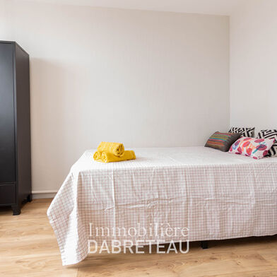 Appartement 7 pièces 490 €
