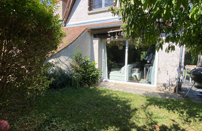 ST HILAIRE Maison ancienne avec  appartement et jardin. — photo 2