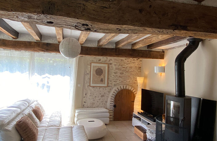ST HILAIRE Maison ancienne avec  appartement et jardin. — photo 4