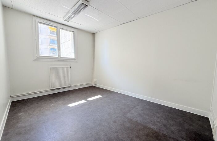 Palce RABELAIS - BUREAU, idéal Profession Libérale. 84m² divi — photo 5