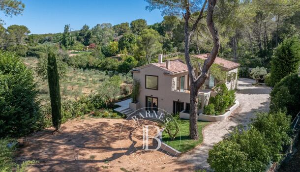 Villa / Maison 5 pièces  à vendre Aix-en-Provence 13100