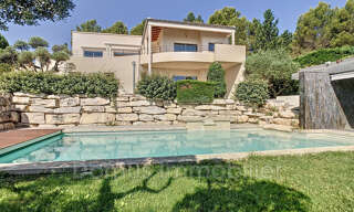 Maison 7 Pièces 216 m² à vendre à Saint-Saturnin-lès-Avignon (84450)