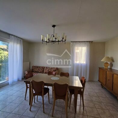 Appartement 4 pièces 808 €