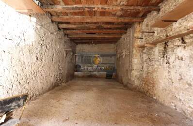 Ancienne partie d'un couvent en centre-ville d'Apt, Luberon — photo du bien