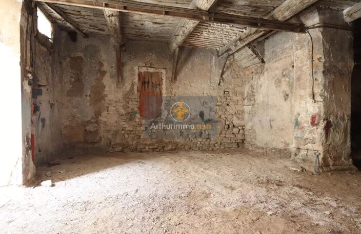 Ancienne partie d'un couvent en centre-ville d'Apt, Luberon — photo 3
