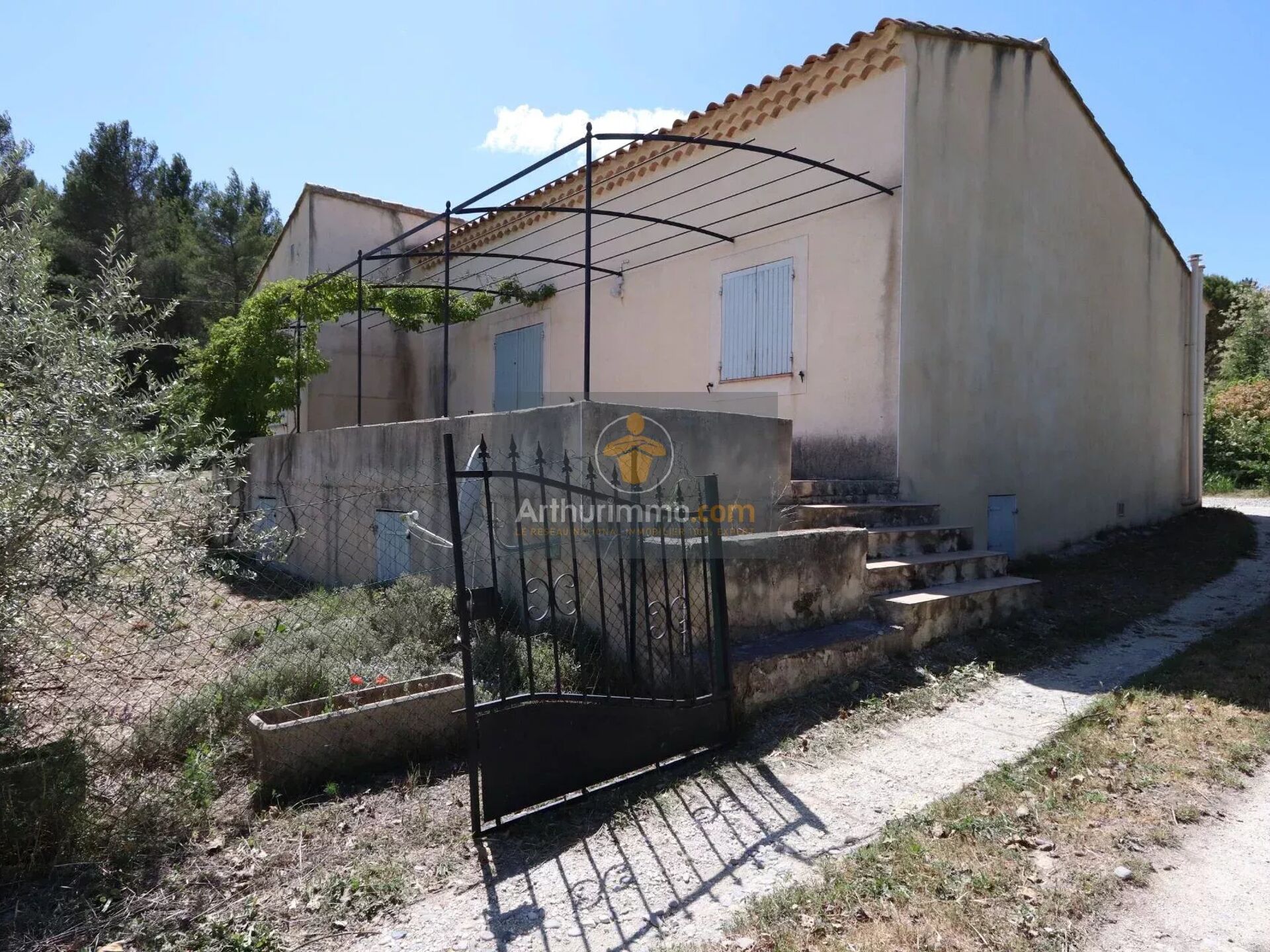 Maison 5 pièces 97 m² · à Saint-Saturnin-lès-Apt · 97 m² · 399 500 €
