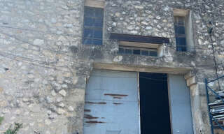 Local industriel  208 m² à vendre à Saint-Pierre-de-Mézoargues (13150)