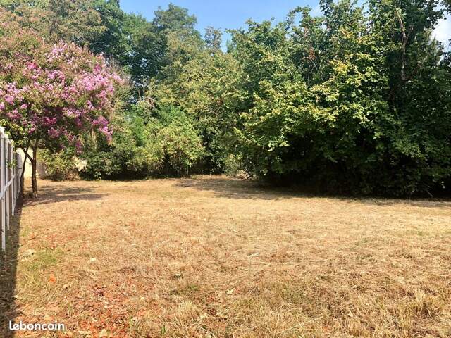 Blanquefort (33), terrain à bâtir 597 m², plein centre-ville — photo du bien