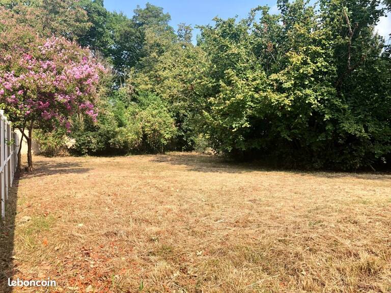 Blanquefort (33), terrain à bâtir 597 m², plein centre-ville — photo 1