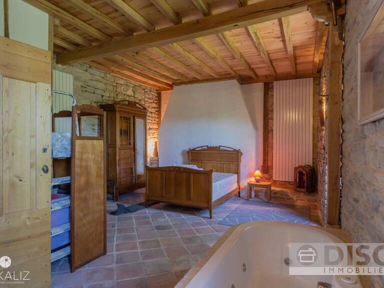 Belle demeure de caractère avec jardin de 1500 m². — photo 1
