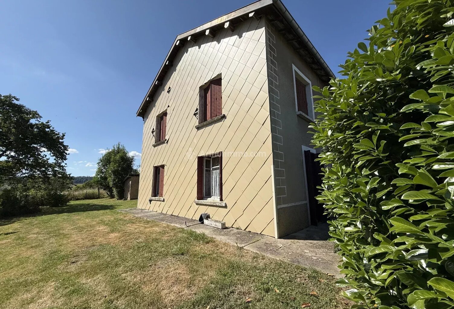 corps de ferme avec boxes à chevaux — photo 1
