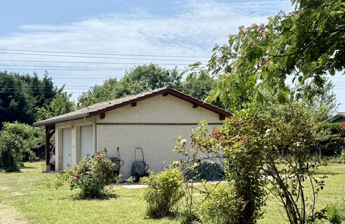 BAZAS - 9000M2 - PLAIN-PIED - 3 CHAMBRES - PISCINE - DOUBLE — photo 3