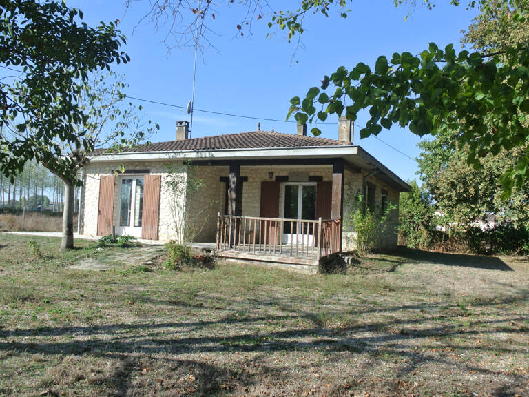 Maison de plain pied avec 2 hectares de terrain — photo 1