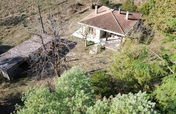 Maison de plain pied avec 2 hectares de terrain — photo 5