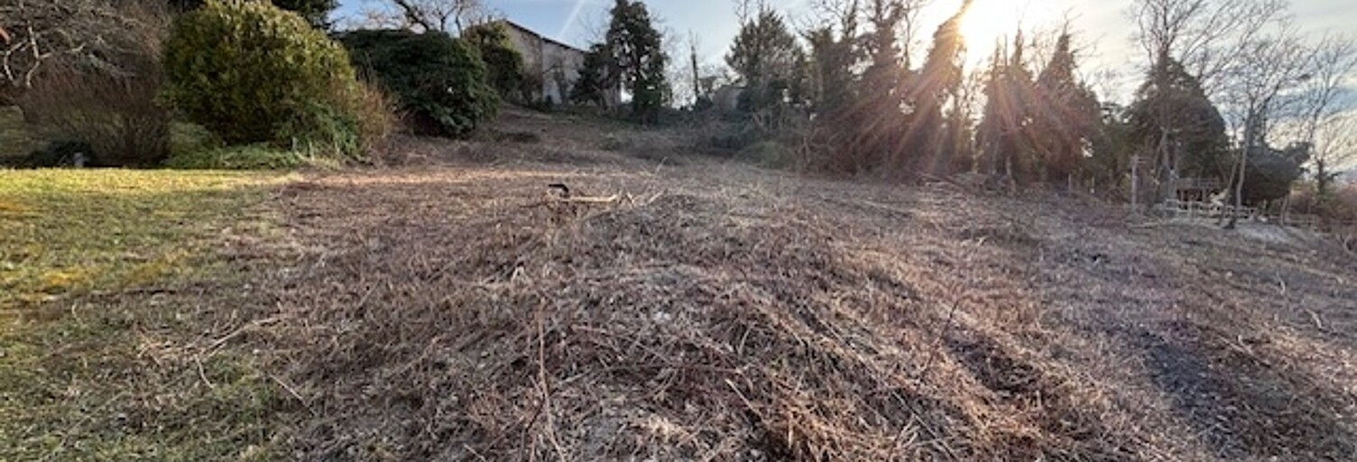 Terrain  1270 m² à vendre à Riom (63200)