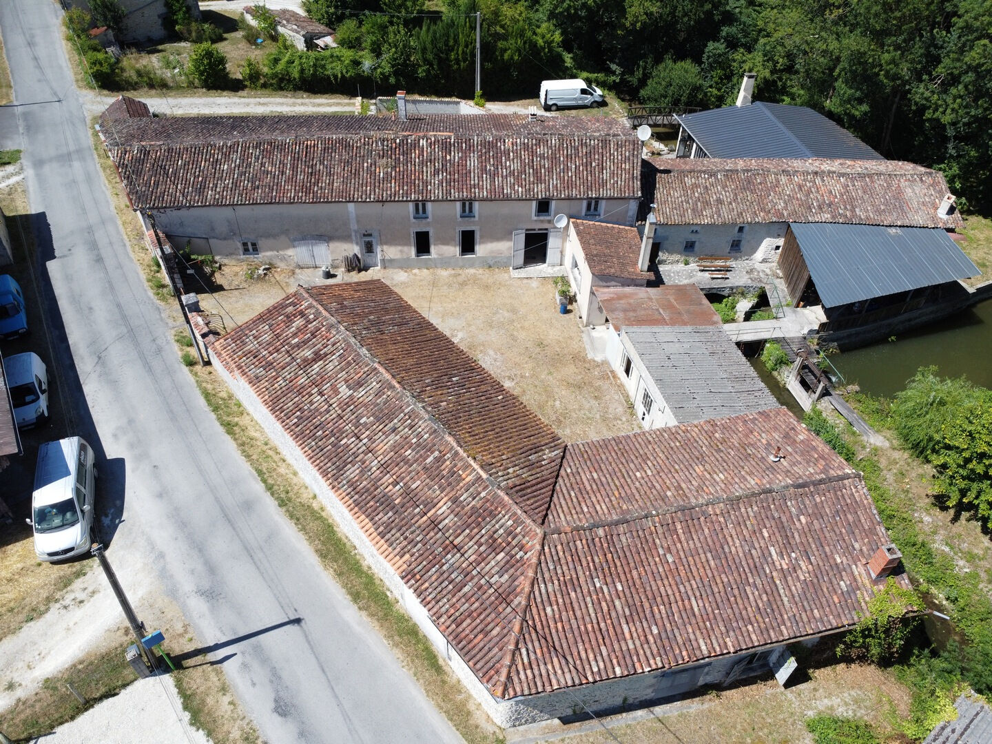 Villa / Maison  T6 à vendre Cierzac 17520