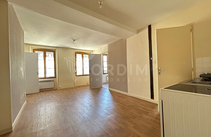 Immeuble de rapport - TOUCY CENTRE - appartements + local commercial — photo 2