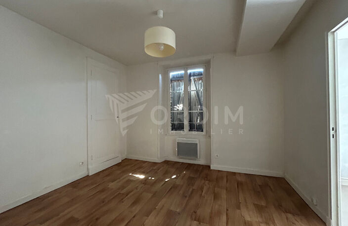 Immeuble de rapport - TOUCY CENTRE - appartements + local commercial — photo 5