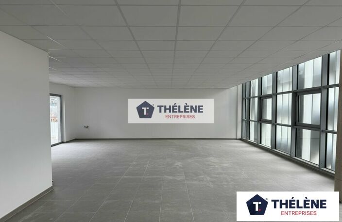 BUREAUX à LOUER — photo 2