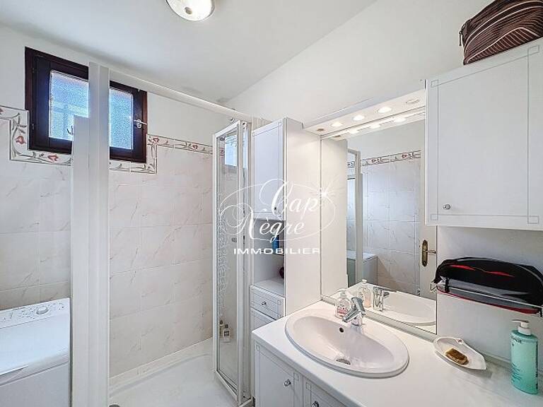 APPARTEMENT T2 REZ DE JARDIN PROCHE MER À VENDRE À CAVALAIRE SUR — photo 1