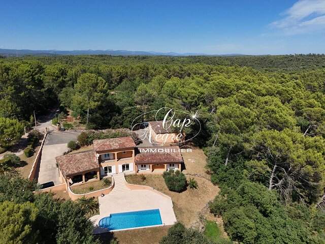 VILLA PROVENÇALE DE 240M² AU COEUR DE LA NATURE À VENDRE AU CANN — photo du bien