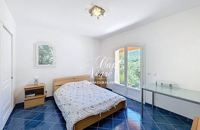 VILLA PROVENÇALE DE 240M² AU COEUR DE LA NATURE À VENDRE AU CANN — photo 2