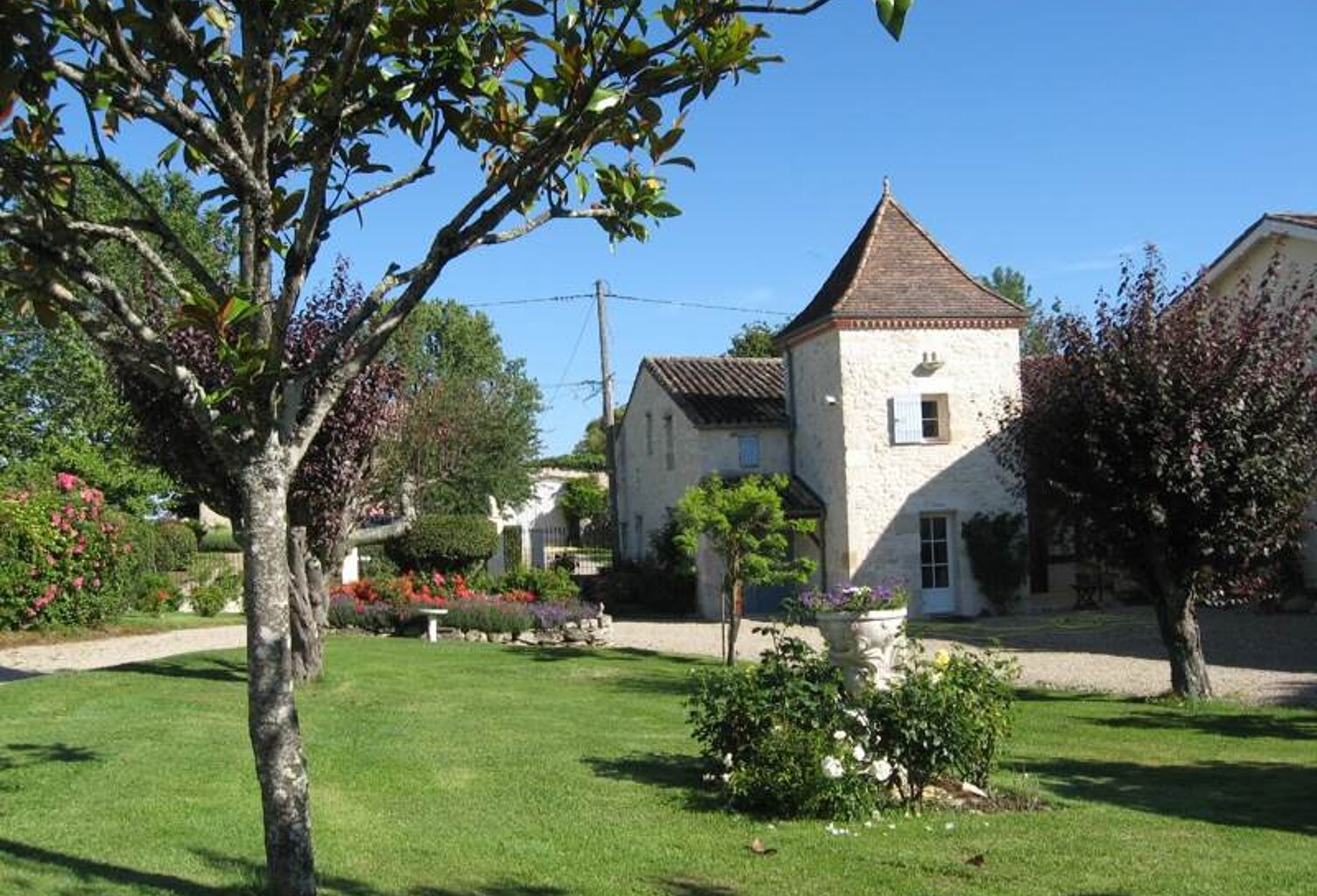 Maison en pierre de 15 pièces principales — photo 1
