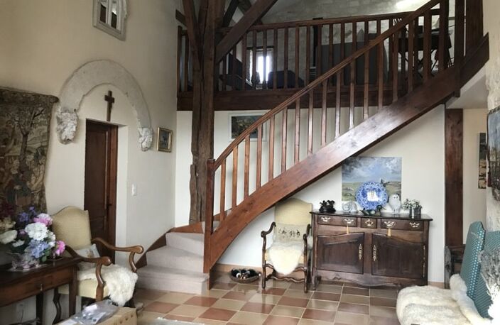 Maison en pierre de 15 pièces principales — photo 2