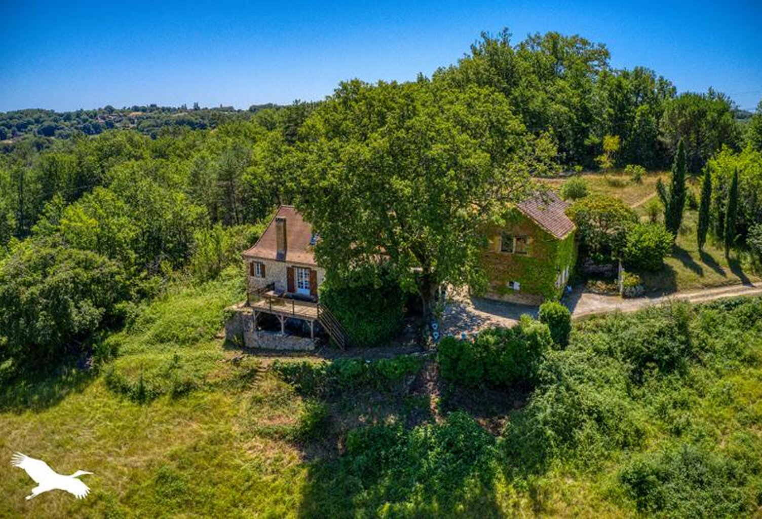 Maison en pierre de 6 pièces principales — photo 1