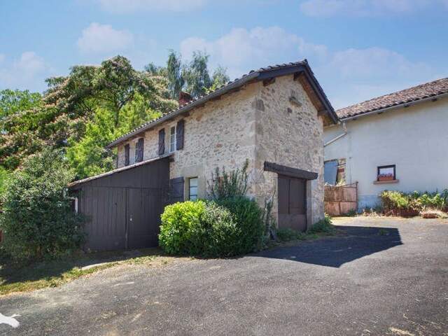 Maison de bourg de 10 pièces principales — photo du bien