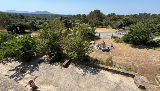 Propri&eacute;t&eacute; 26 pièces  à vendre Signes 83870