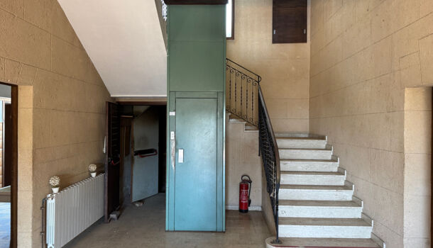 Propri&eacute;t&eacute; 26 pièces  à vendre Signes 83870