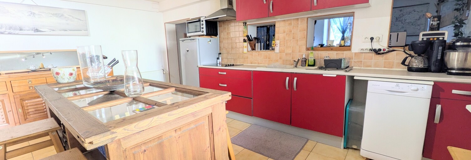 Immeuble  281 m² à vendre à Saxel (74420)
