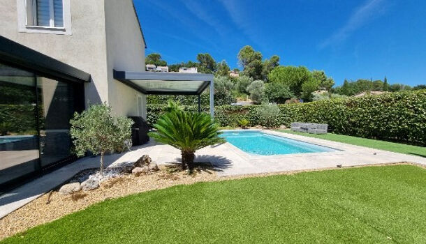 Villa / Maison 5 pièces  à vendre Cuers 83390