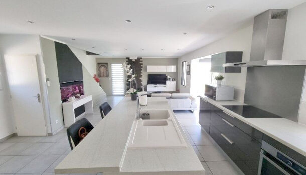 Villa / Maison 5 pièces  à vendre Cuers 83390